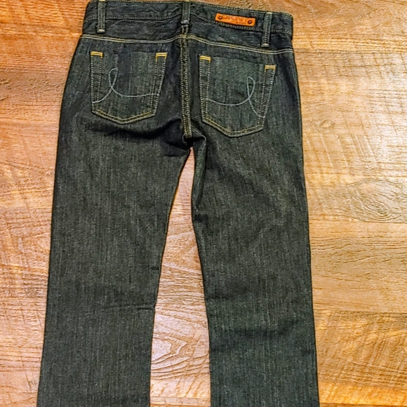 Closing Closet Sunday - Picture 3 of 4